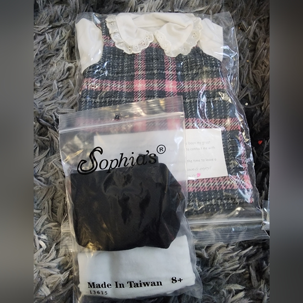 American Girl doll with accessories - Picture 8 of 8